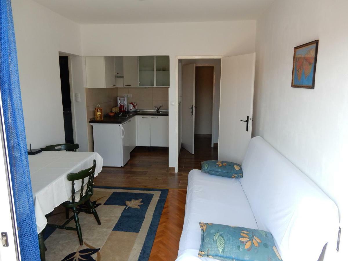 Apartments Indira Ловиште Экстерьер фото